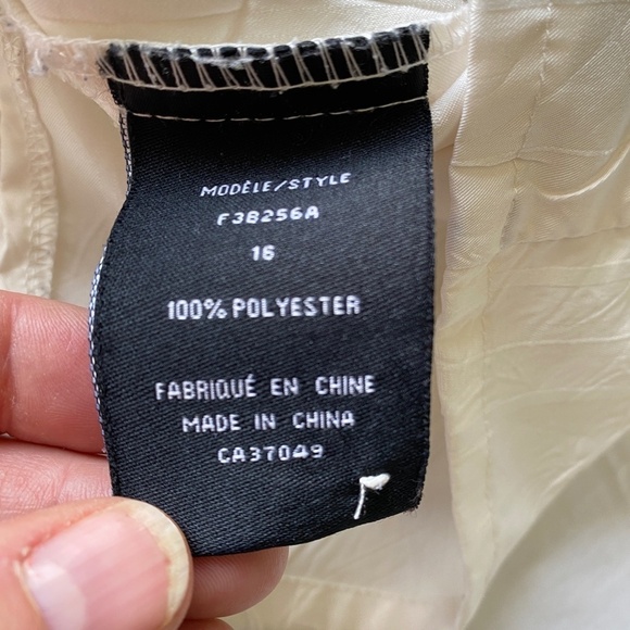 Claire France Women's White Textured 1/2 Sleeve Button Up Blouse Size 16 - Picture 8 of 13